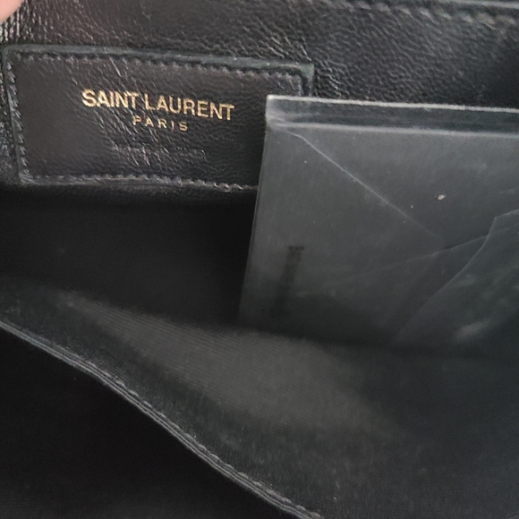 YSL Grain De Poudre Medium Classic Mono Camera Bag - Picture 11 of 11